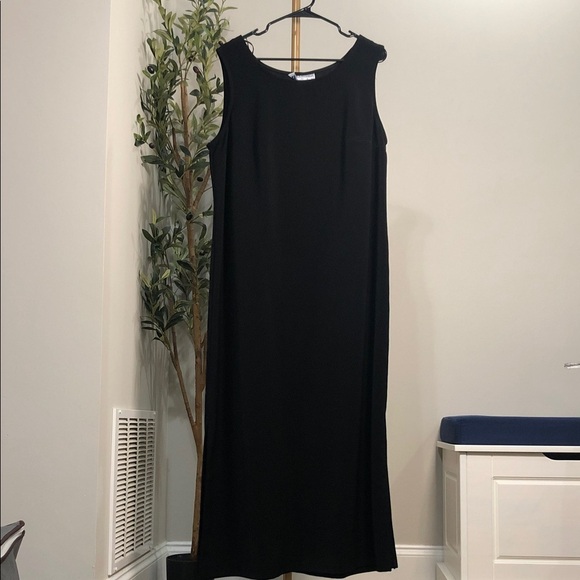 Jessica Howard Dresses & Skirts - Jessica Howard Classic Black Maxi Dress (DJ2)